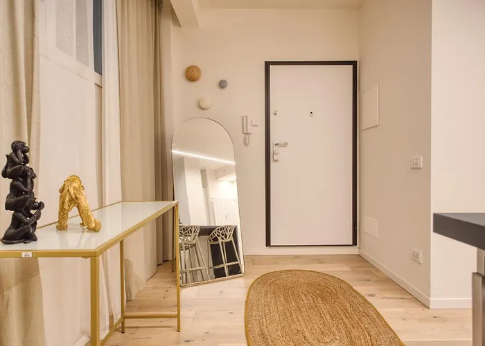 Urban Apartment *