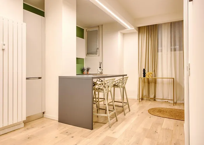 Urban Apartment *